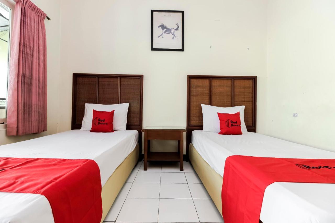 Reddoorz Plus Near Grage City Mall Cirebon Buitenkant foto