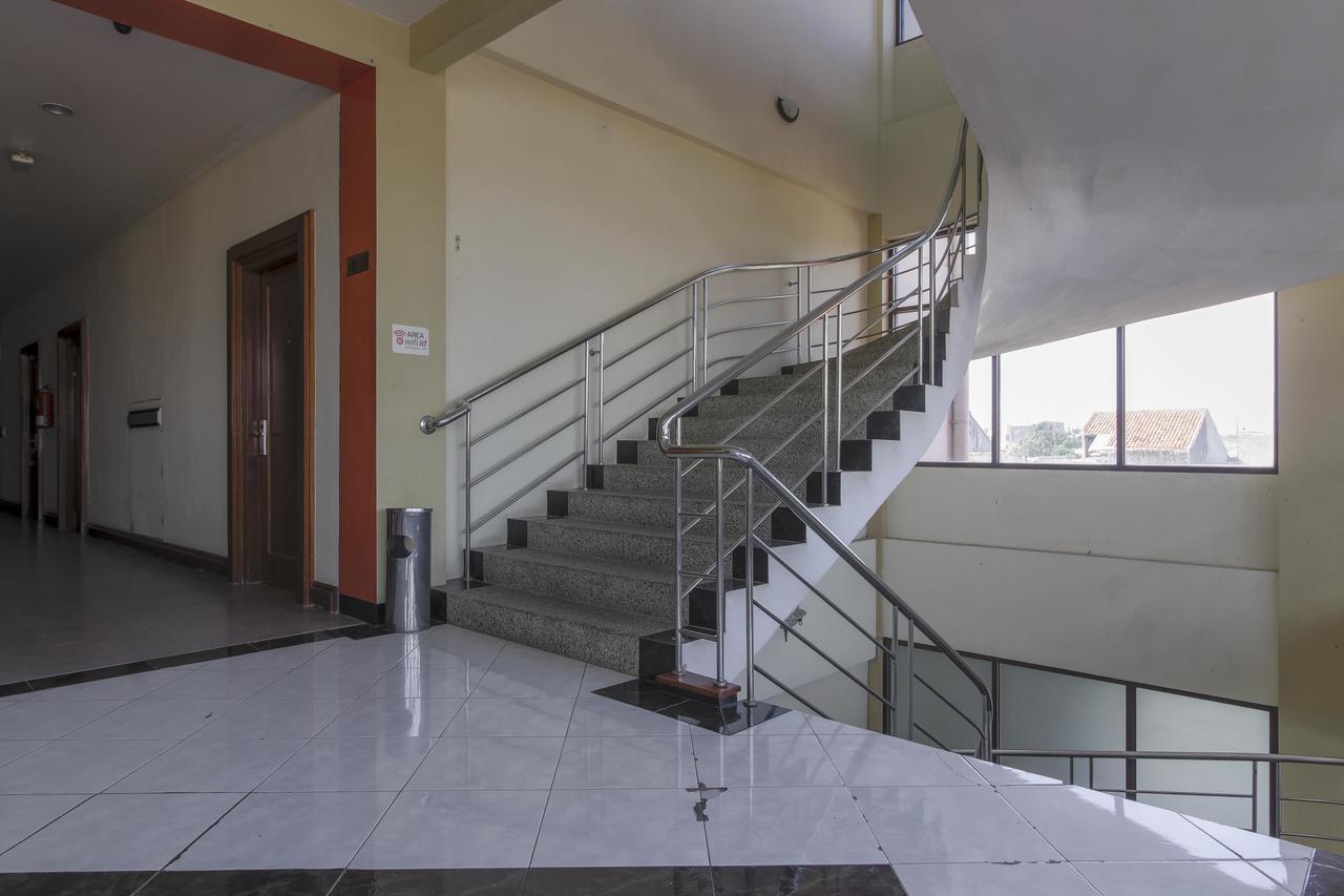 Reddoorz Plus Near Grage City Mall Cirebon Buitenkant foto