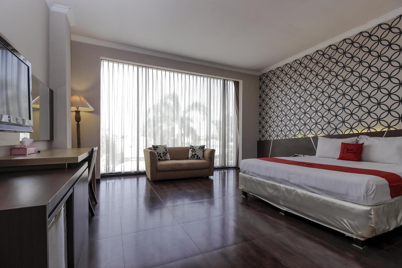 Reddoorz Plus Near Grage City Mall Cirebon Buitenkant foto