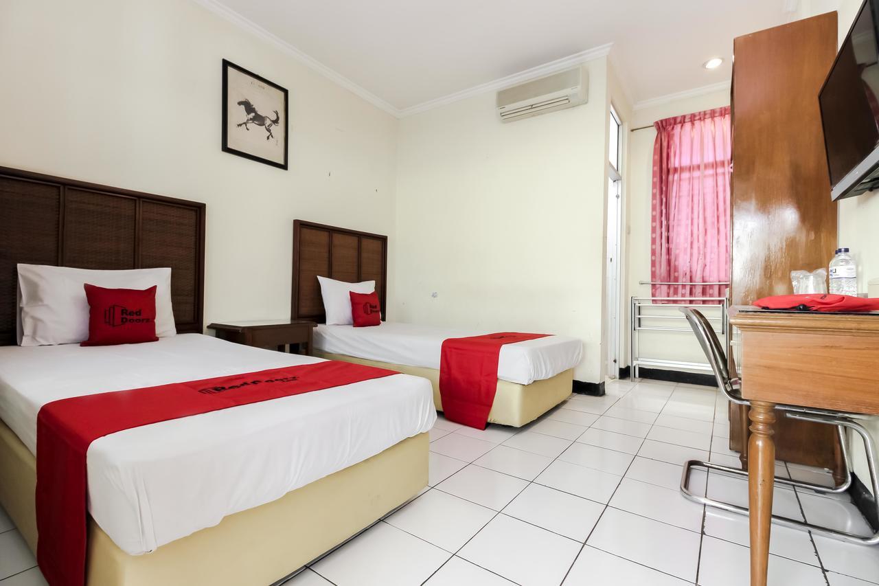 Reddoorz Plus Near Grage City Mall Cirebon Buitenkant foto