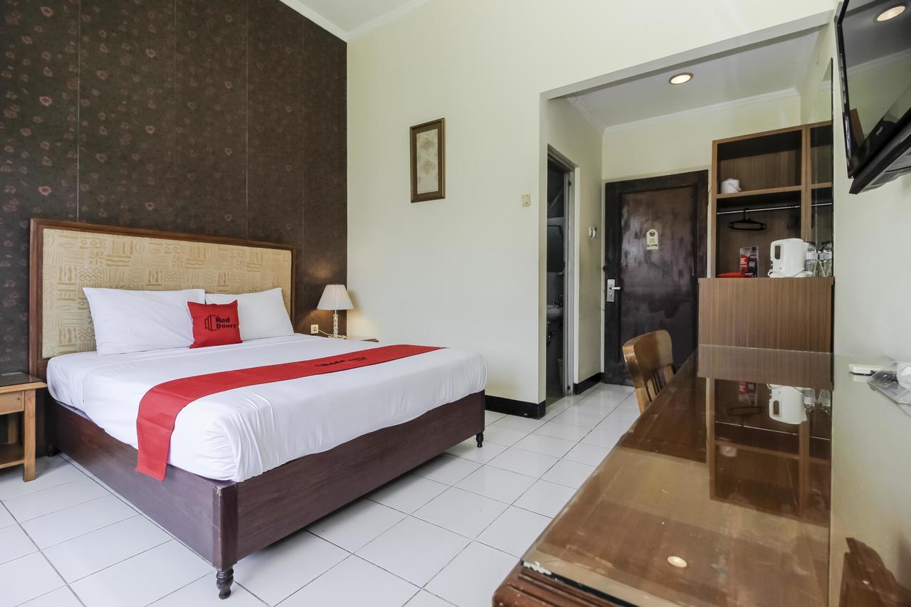 Reddoorz Plus Near Grage City Mall Cirebon Buitenkant foto
